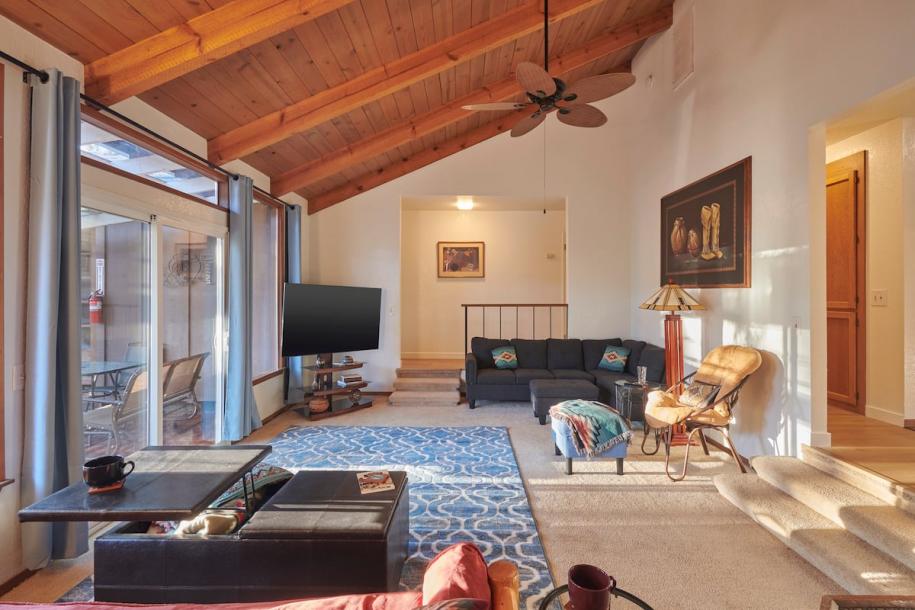 Entire home in Mariposa, California 8 guests3 bedrooms5 beds2 baths-13