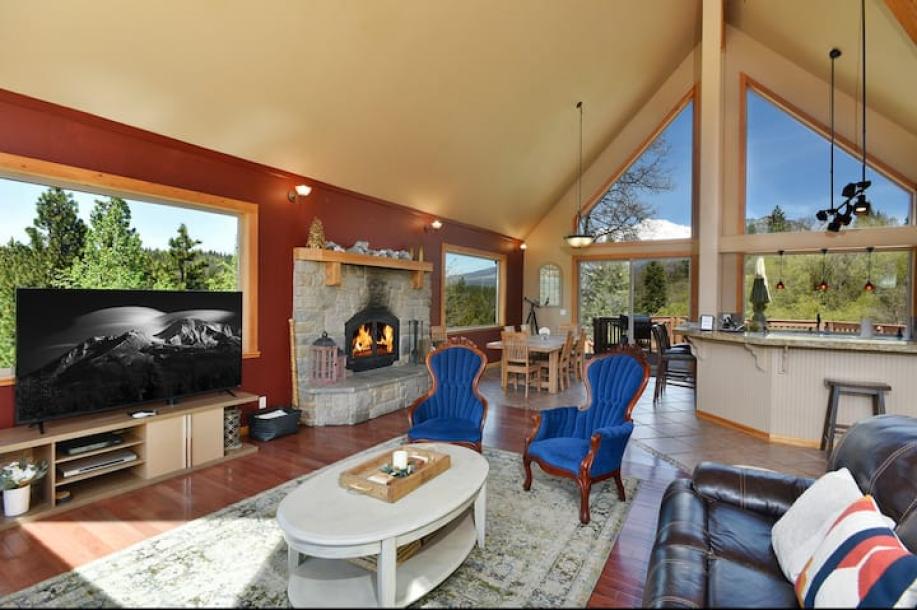 Entire home in Mount Shasta, California 8 guests4 bedrooms4 beds3.5 baths-16
