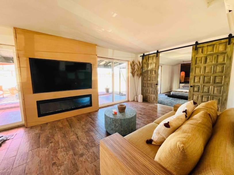 Entire home in Yucca Valley, California 2 guests1 bedroom1 bed1 bath-16