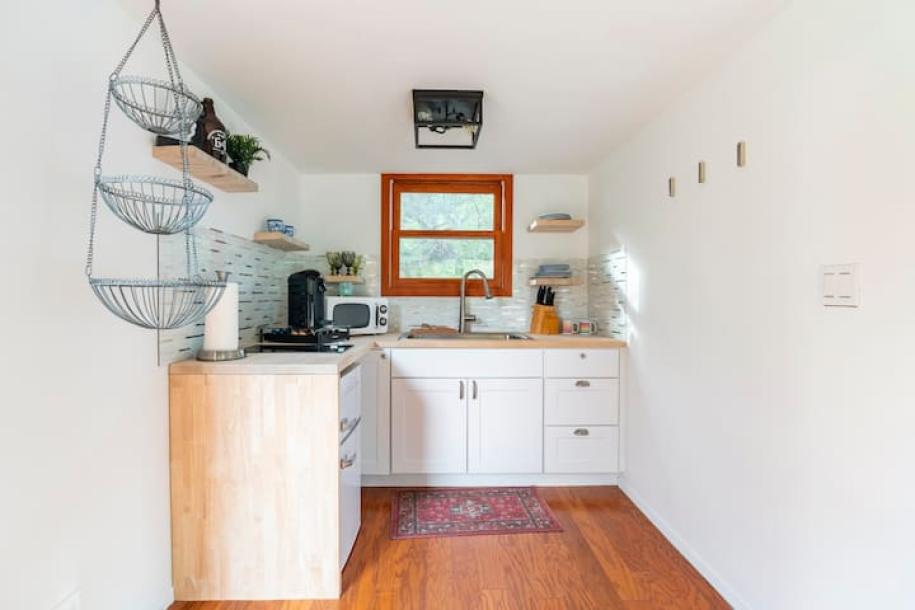 Entire cabin in Topanga, California 2 guests1 bedroom2 beds1 bath-10