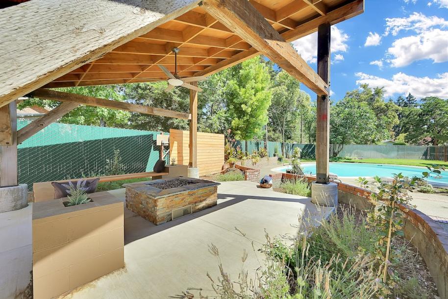 Entire home in Yuba City, California 7 guests3 bedrooms3 beds2 baths-7