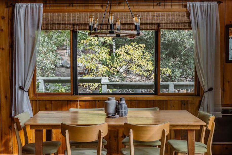 Entire cabin in Idyllwild-Pine Cove, California 4 guests2 bedrooms2 beds2 baths-13