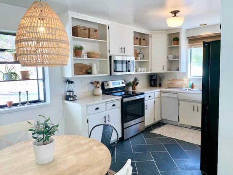 Entire home in Grass Valley, California 4 guests2 bedrooms2 beds2 baths-4