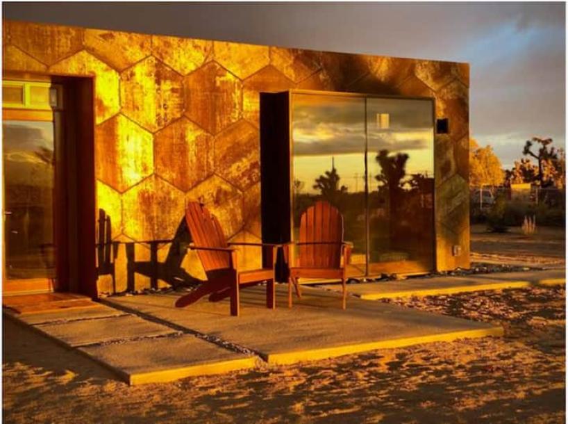 Tiny home in Yucca Valley, California 3 guests1 bedroom2 beds1 bath-10