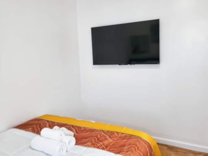 Room in Queens, New York, United States 1 queen bedShared bathroom-13
