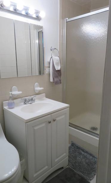 Entire home in Elizabeth, New Jersey, United States 3 guests1 bedroom3 beds1 bath-7