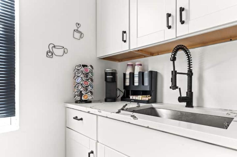 Entire rental unit in West New York, New Jersey, United States 7 guests2 bedrooms5 beds1 bath-0
