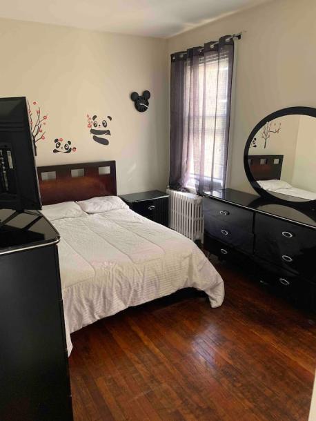 Room in North Bergen, New Jersey, United States 1 queen bedShared bathroom-2