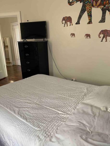 Room in North Bergen, New Jersey, United States 1 queen bedShared bathroom-1