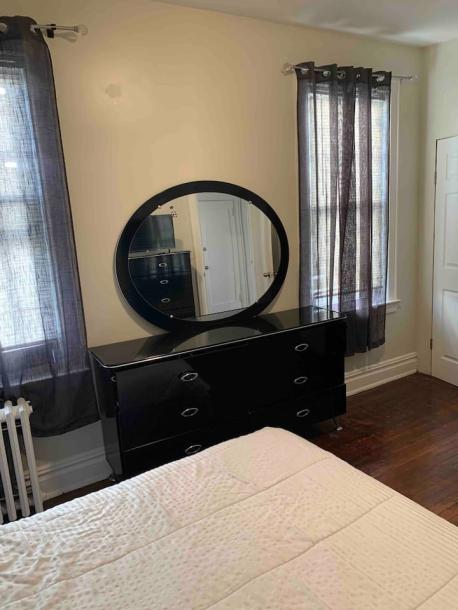 Room in North Bergen, New Jersey, United States 1 queen bedShared bathroom-0
