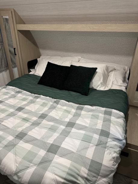 Camper/RV in Irvington, New Jersey, United States 5 guests1 bedroom4 beds1 bath-4