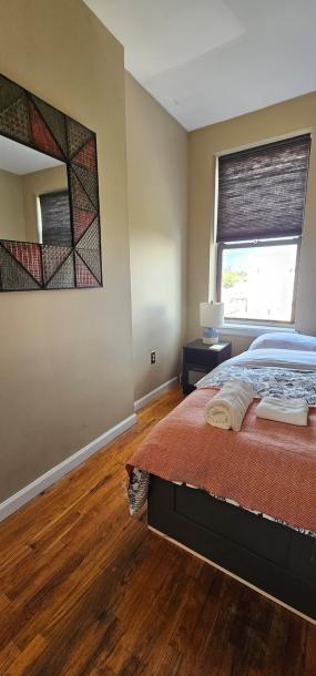 Room in Jersey City, New Jersey, United States 1 queen bedShared bathroom-7