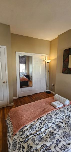 Room in Jersey City, New Jersey, United States 1 queen bedShared bathroom-8