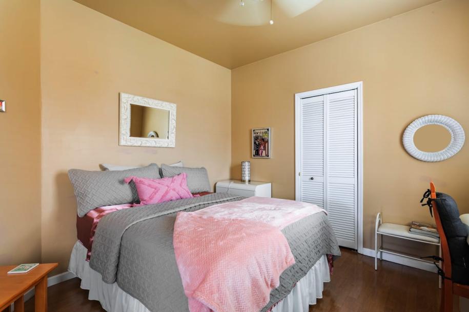 Room in Newark, New Jersey, United States 2 bedsPrivate attached bathroom-1