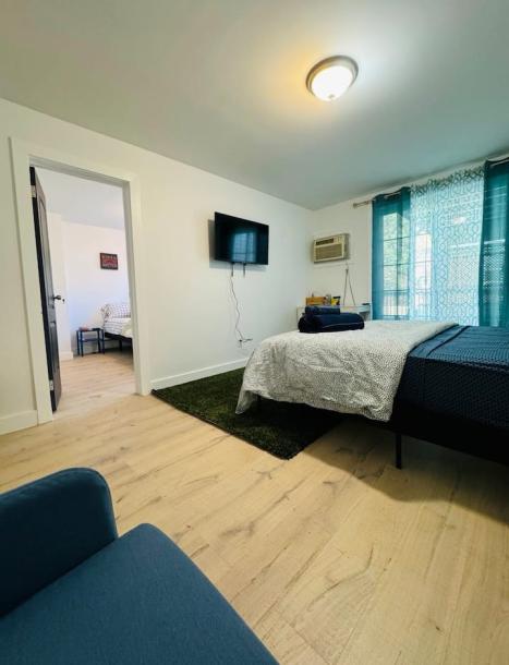 Room in Guttenberg, New Jersey, United States 2 queen bedsShared bathroom-3