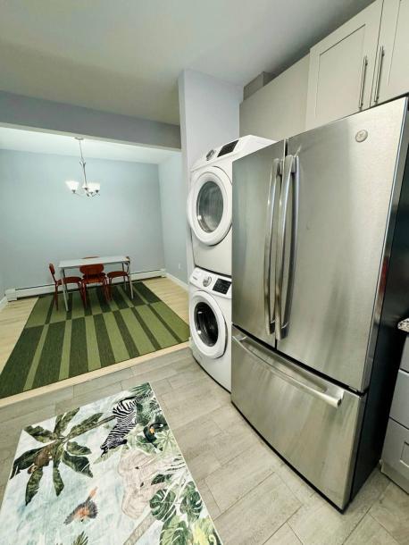 Room in Guttenberg, New Jersey, United States 2 queen bedsShared bathroom-13