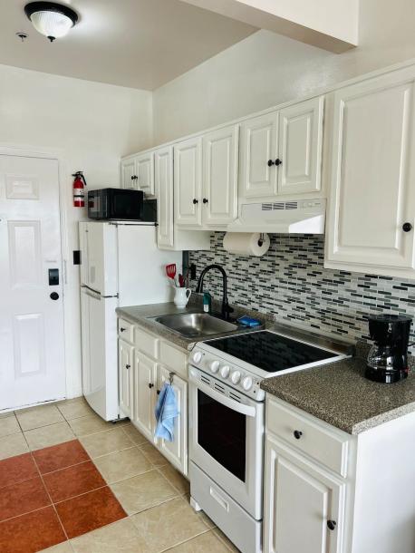 Entire rental unit in Newark, New Jersey, United States 2 guestsStudio1 bed1 bath-4
