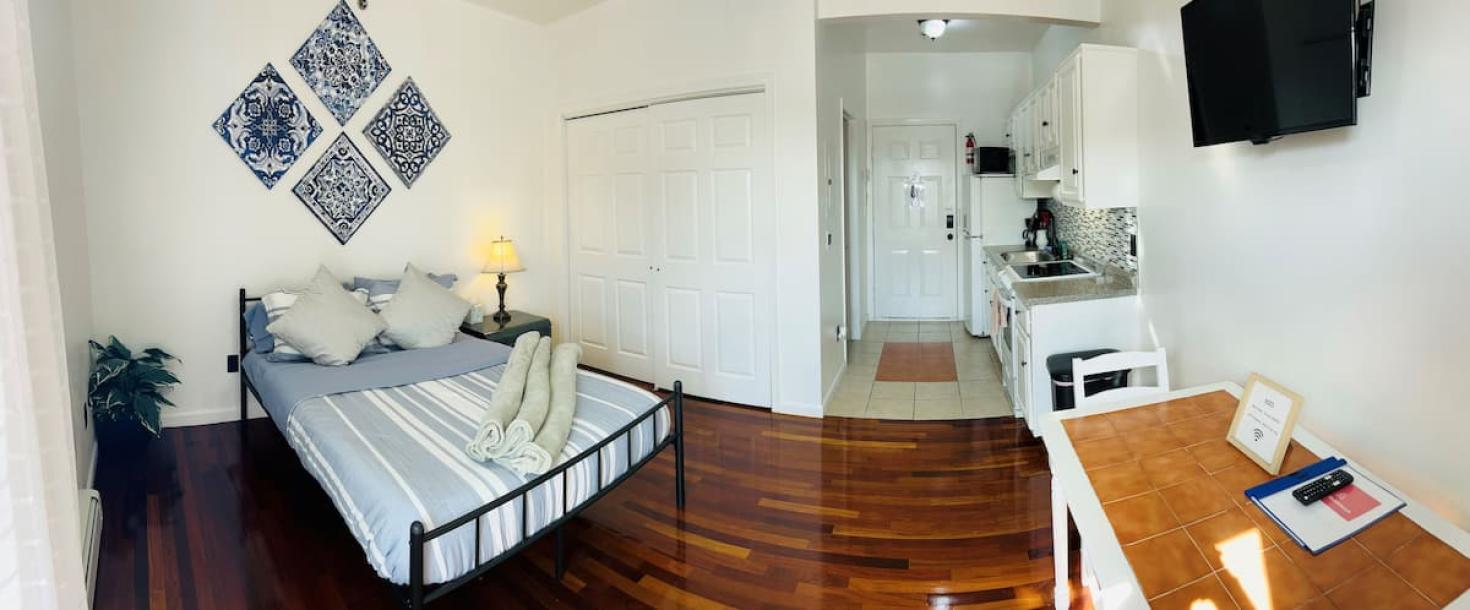 Entire rental unit in Newark, New Jersey, United States 2 guestsStudio1 bed1 bath-1