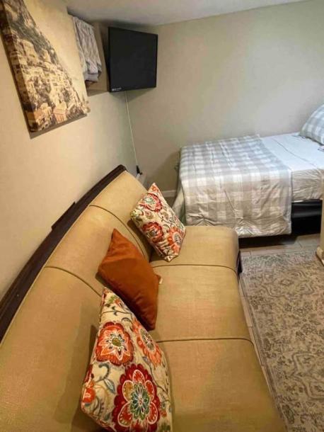 Private room in townhouse in Mount Vernon, New York, United States 2 guests1 bedroom1 bed1 private bath-4