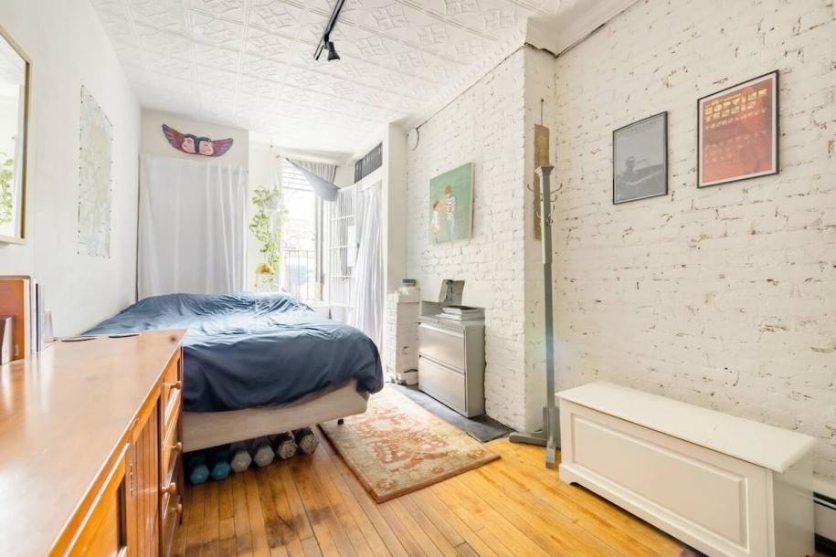 Room in New York, United States 1 queen bedShared bathroom-11