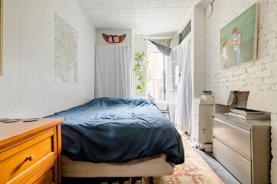 Room in New York, United States 1 queen bedShared bathroom-13