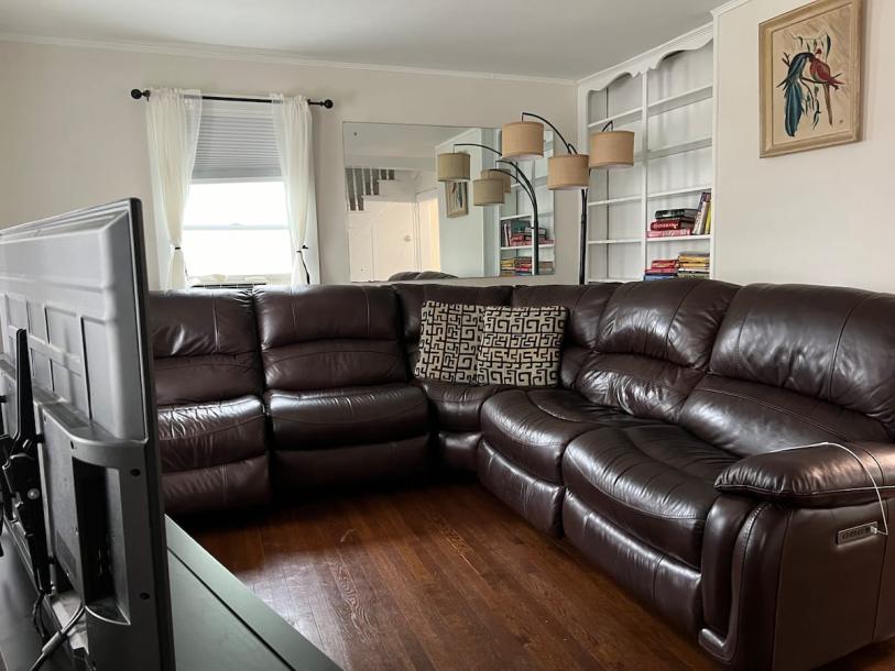 Room in Mamaroneck, New York, United States 1 queen bedDedicated bathroom-1