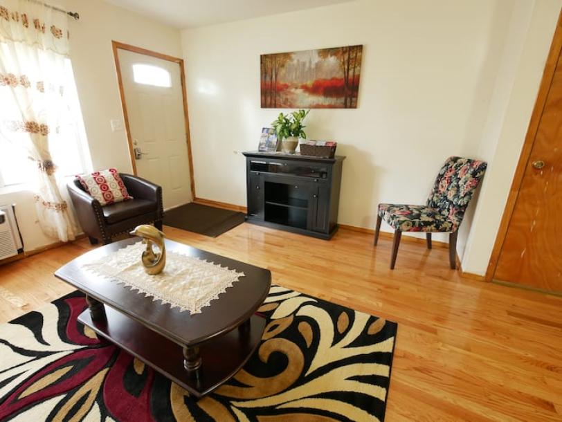 Room in Queens, New York, United States 1 queen bedPrivate attached bathroom-6