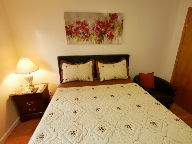 Room in Queens, New York, United States 1 queen bedPrivate attached bathroom-10