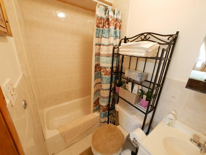Room in Queens, New York, United States 1 queen bedPrivate attached bathroom-11