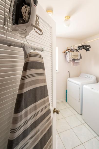 Room in Newark, New Jersey, United States 2 bedsPrivate attached bathroom-8