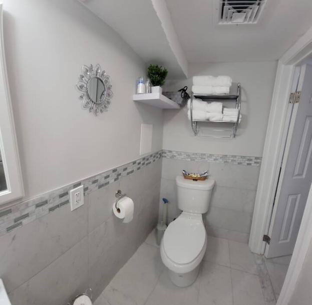 Entire home in Elmont, New York, United States 2 guests1 bedroom1 bed1 bath-10
