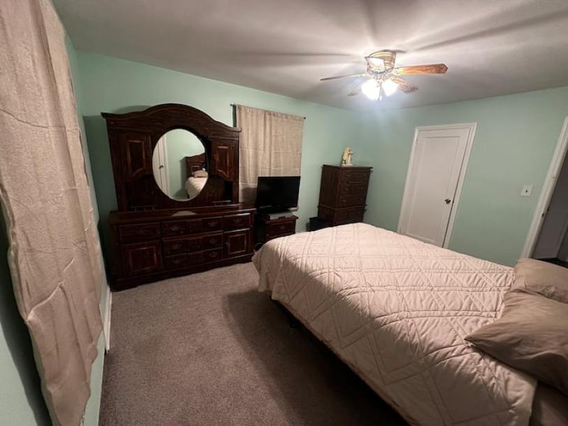 Room in Belleville, New Jersey, United States 1 queen bedDedicated bathroom-6
