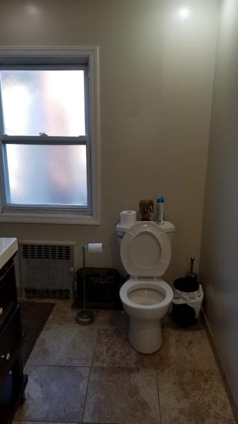 Room in Floral Park, New York, United States 1 queen bedShared bathroom-5