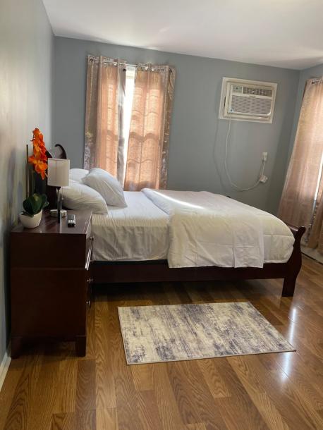 Room in Queens, New York, United States 1 queen bedShared bathroom-6