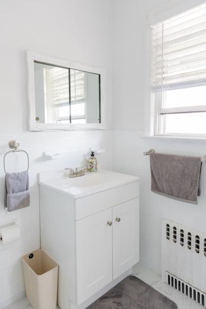 Entire rental unit in Mount Vernon, New York, United States 7 guests3 bedrooms4 beds1 bath-11