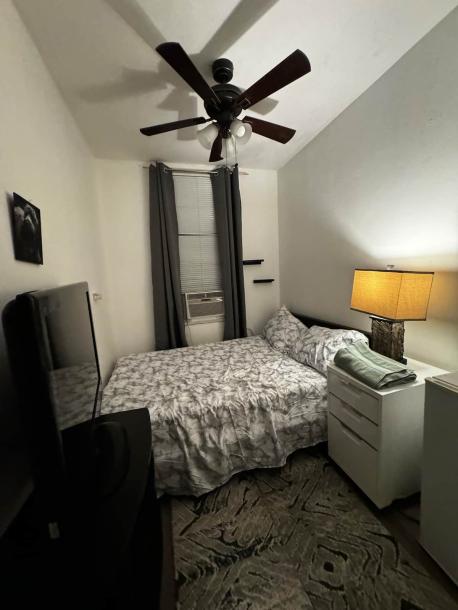 Room in North Bergen, New Jersey, United States 2 double bedsShared bathroom-2