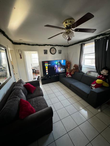 Room in North Bergen, New Jersey, United States 2 double bedsShared bathroom-7