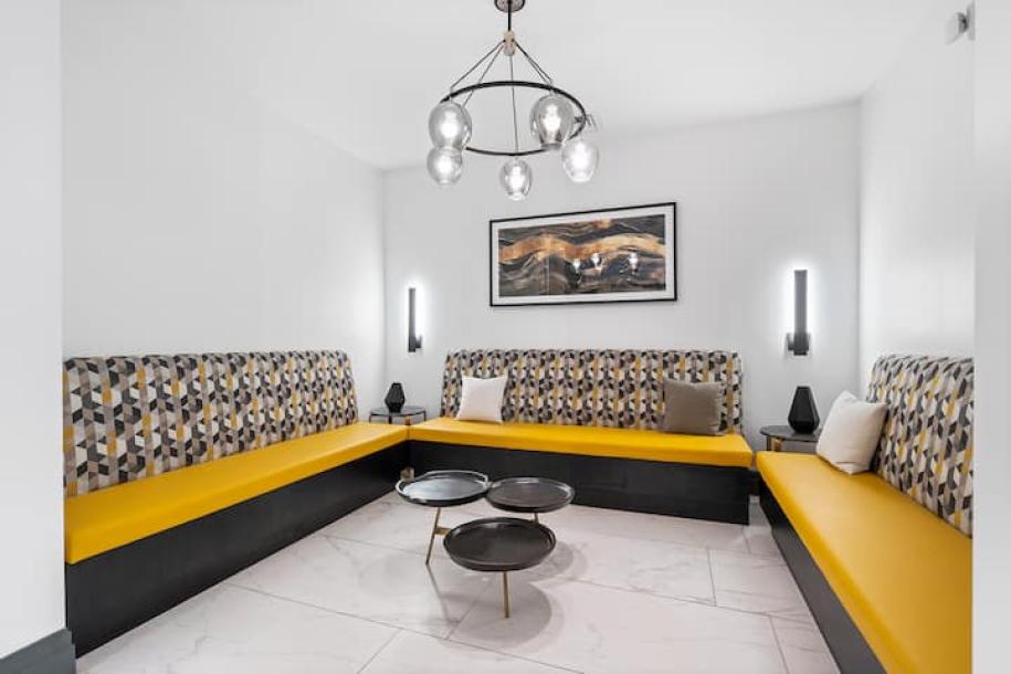Entire condo in Jersey City, New Jersey, United States 7 guests1 bedroom4 beds1 bath-0