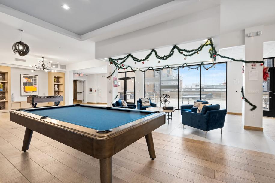 Entire condo in Jersey City, New Jersey, United States 7 guests1 bedroom4 beds1 bath-2