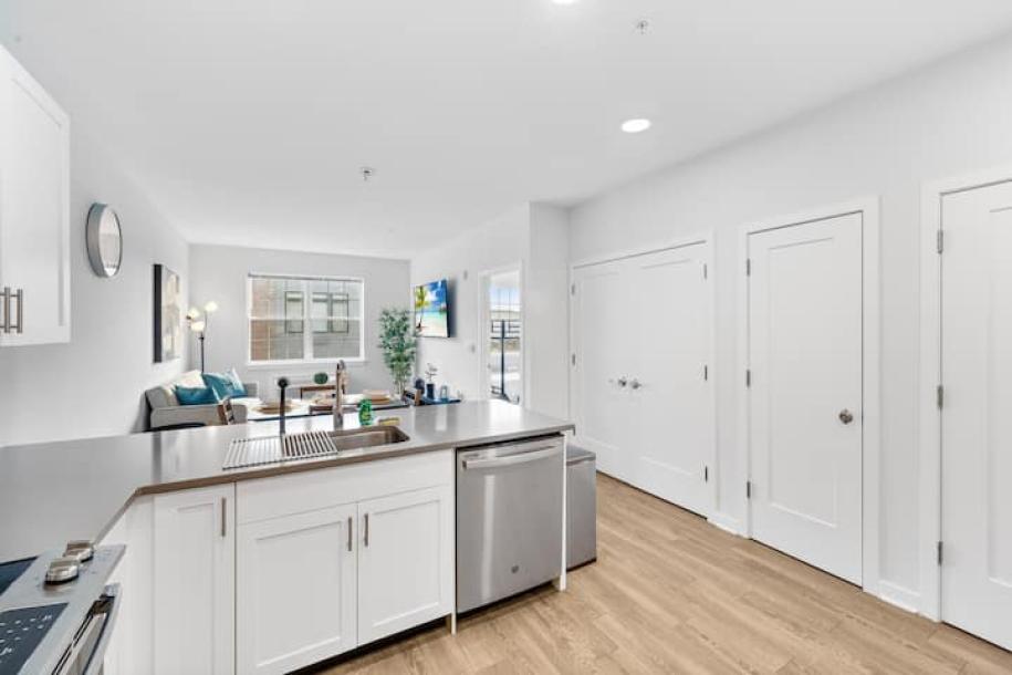 Entire condo in Jersey City, New Jersey, United States 7 guests1 bedroom4 beds1 bath-5