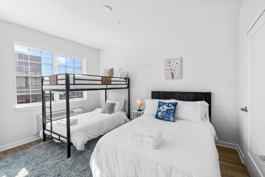 Entire condo in Jersey City, New Jersey, United States 7 guests1 bedroom4 beds1 bath-9