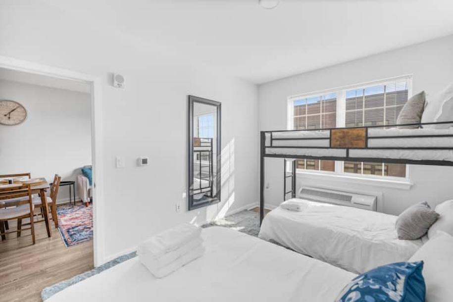 Entire condo in Jersey City, New Jersey, United States 7 guests1 bedroom4 beds1 bath-10