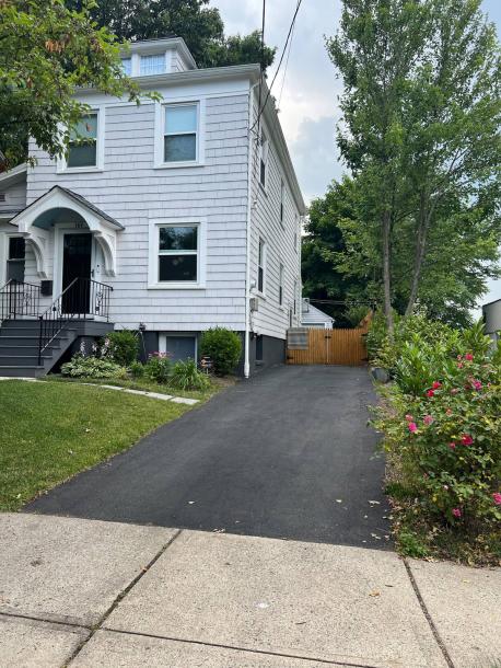 Room in Maplewood, New Jersey, United States 1 double bedPrivate attached bathroom-0