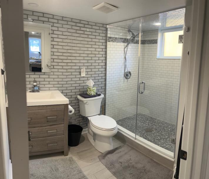 Room in Maplewood, New Jersey, United States 1 double bedPrivate attached bathroom-11