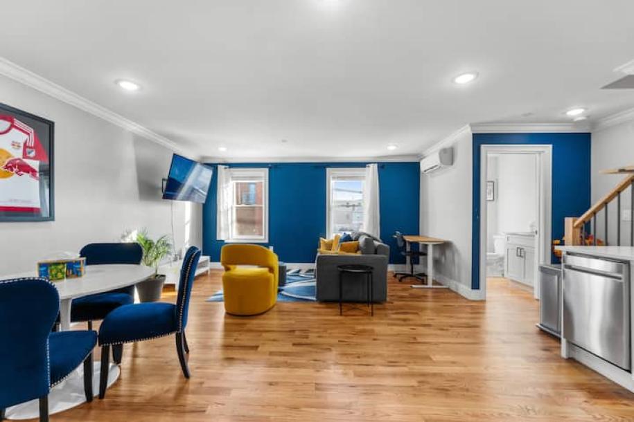 Entire rental unit in Harrison, New Jersey, United States 6 guests1 bedroom1.5 baths-1