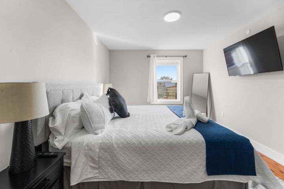 Entire rental unit in Harrison, New Jersey, United States 6 guests1 bedroom1.5 baths-5