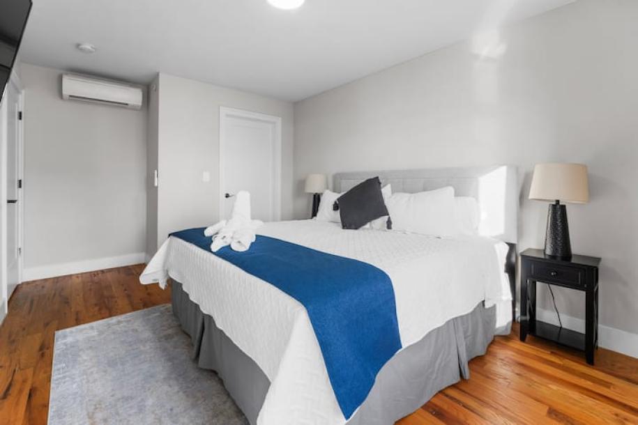 Entire rental unit in Harrison, New Jersey, United States 6 guests1 bedroom1.5 baths-9