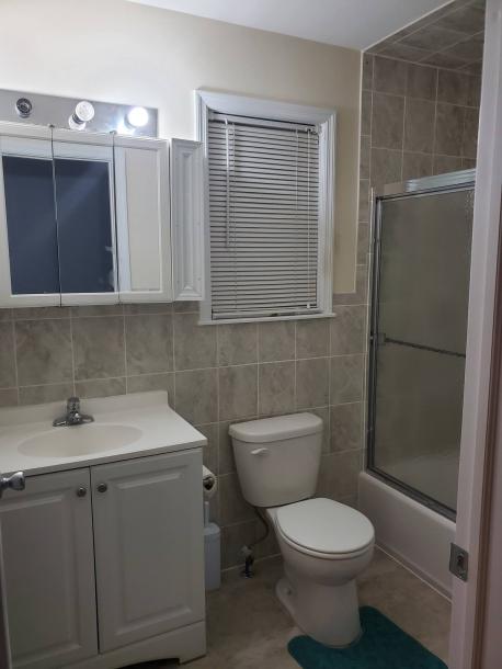 Room in Newark, New Jersey, United States 1 king bedPrivate attached bathroom-5