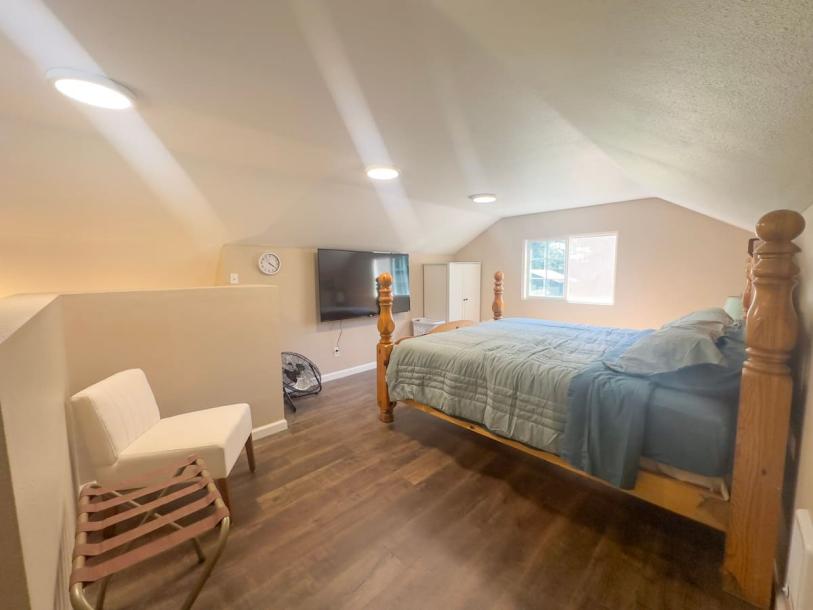 Entire home in Crescent City, California 4 guests2 bedrooms2 beds1 bath-6