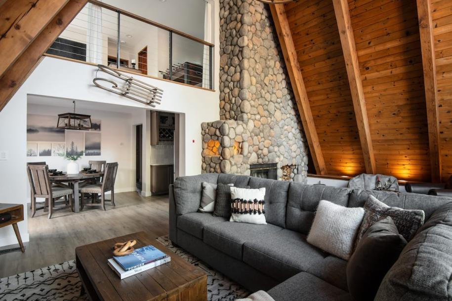 Entire cabin in Big Bear Lake, California 8 guests3 bedrooms5 beds2 baths-14